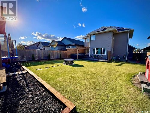 422 Willowgrove Crescent, Saskatoon, SK - Outdoor With Backyard With Exterior