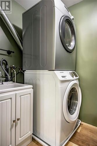 21 Sedgewick Street, Paradise, NL - Indoor Photo Showing Laundry Room