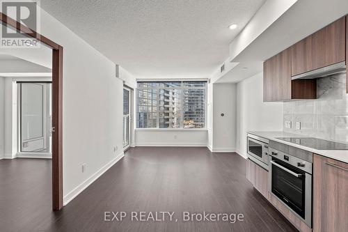 1115 - 19 Bathurst Street, Toronto, ON - Indoor Photo Showing Kitchen