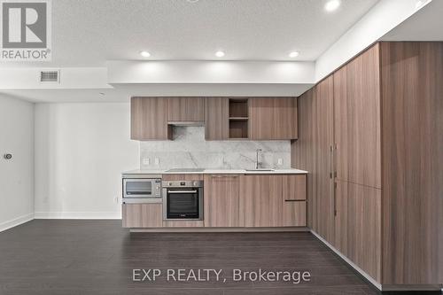 1115 - 19 Bathurst Street, Toronto, ON - Indoor