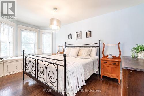 54 Nelson Street W, New Tecumseth, ON - Indoor Photo Showing Bedroom