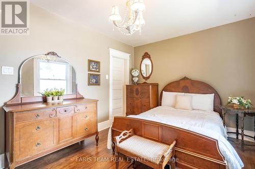 54 Nelson Street W, New Tecumseth, ON - Indoor Photo Showing Bedroom