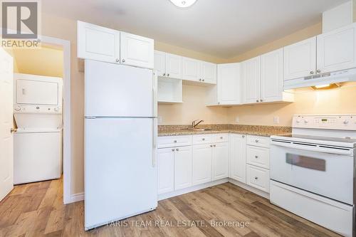 54 Nelson Street W, New Tecumseth, ON - Indoor Photo Showing Kitchen