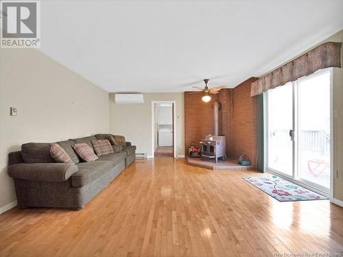 595 Glencairn Drive, Moncton, NB - Indoor Photo Showing Living Room