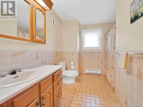 595 Glencairn Drive, Moncton, NB - Indoor Photo Showing Bathroom