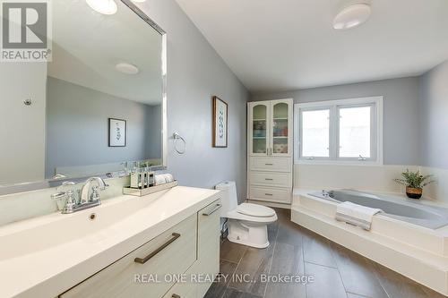 459 Ceremonial Drive, Mississauga, ON - Indoor Photo Showing Bathroom