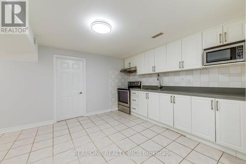 459 Ceremonial Drive, Mississauga, ON - Indoor Photo Showing Kitchen