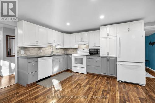 181 Mcconnell Street, South Huron (Exeter), ON - Indoor Photo Showing Kitchen