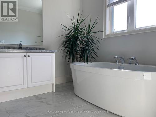 3172 William Rose Way, Oakville, ON - Indoor Photo Showing Laundry Room