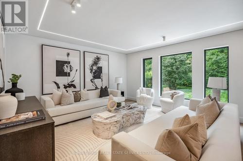 1657 Glenvista Drive, Oakville, ON - Indoor Photo Showing Living Room