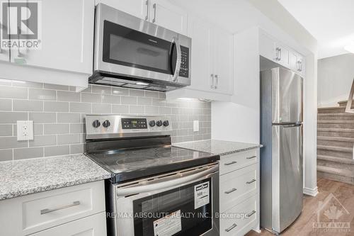 621 Makwa, Ottawa, ON - Indoor Photo Showing Kitchen With Stainless Steel Kitchen With Upgraded Kitchen