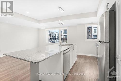 621 Makwa, Ottawa, ON - Indoor Photo Showing Kitchen With Upgraded Kitchen