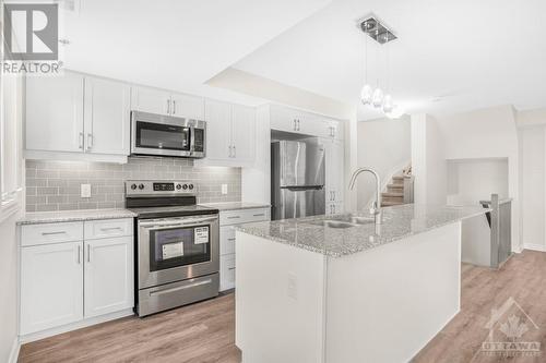 621 Makwa Private, Ottawa, ON - Indoor Photo Showing Kitchen With Stainless Steel Kitchen With Upgraded Kitchen