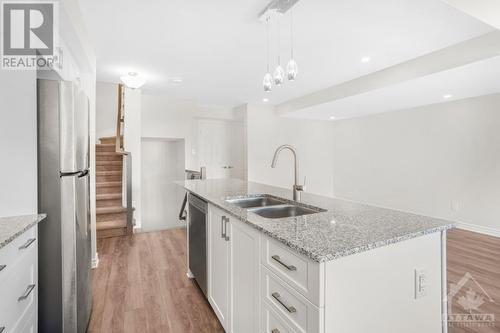 621 Makwa Private, Ottawa, ON - Indoor Photo Showing Kitchen With Double Sink With Upgraded Kitchen