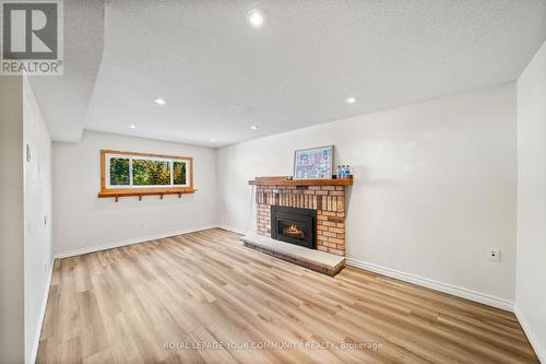 7 Copland Trail, Aurora, ON - Indoor Photo Showing Living Room With Fireplace