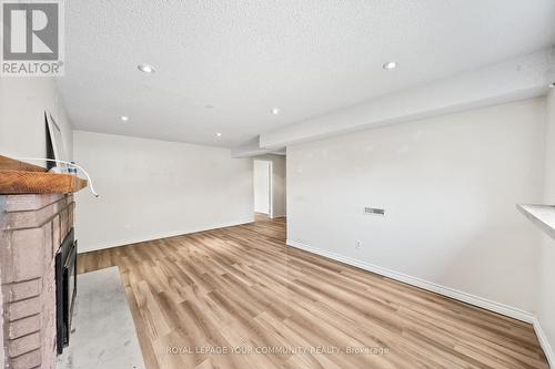 7 Copland Trail, Aurora, ON - Indoor Photo Showing Other Room