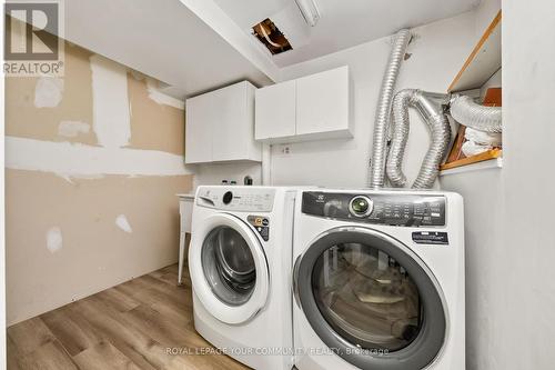 7 Copland Trail, Aurora, ON - Indoor Photo Showing Laundry Room