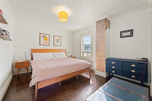 94 Walnut Street, Winnipeg, MB - Indoor Photo Showing Bedroom