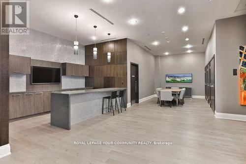 1806 - 25 Fontenay Court, Toronto, ON - Indoor Photo Showing Kitchen