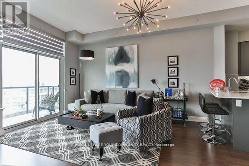 1806 - 25 Fontenay Court, Toronto, ON - Indoor Photo Showing Living Room