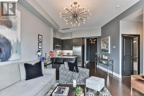 1806 - 25 Fontenay Court, Toronto, ON - Indoor Photo Showing Living Room