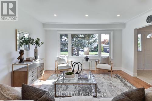 3469 Rockwood Drive, Burlington (Roseland), ON - Indoor Photo Showing Living Room