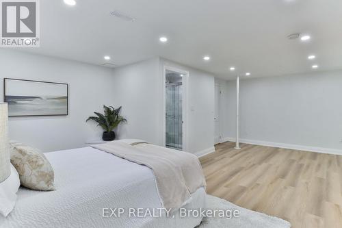 3469 Rockwood Drive, Burlington (Roseland), ON - Indoor Photo Showing Bedroom