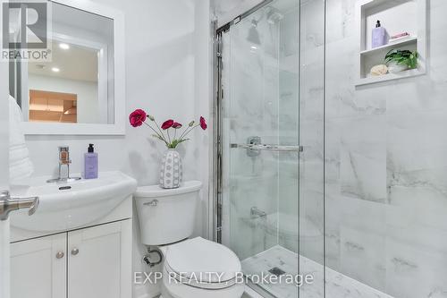 3469 Rockwood Drive, Burlington (Roseland), ON - Indoor Photo Showing Bathroom