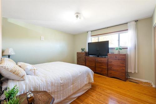 26 West Avenue, Winnipeg, MB - Indoor Photo Showing Bedroom