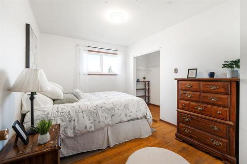 26 West Avenue, Winnipeg, MB - Indoor Photo Showing Bedroom