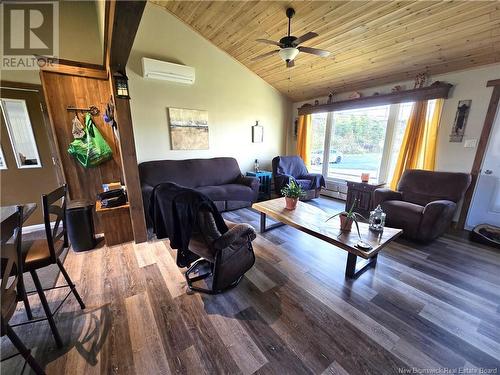 69 Laurier-Levesque Avenue, Saint-Jacques, NB - Indoor Photo Showing Living Room