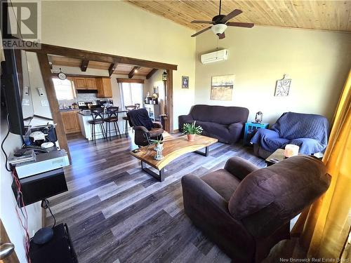 69 Laurier-Levesque Avenue, Saint-Jacques, NB - Indoor Photo Showing Living Room