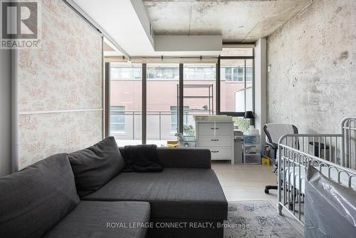 412 - 90 Broadview Avenue, Toronto, ON - Indoor Photo Showing Living Room