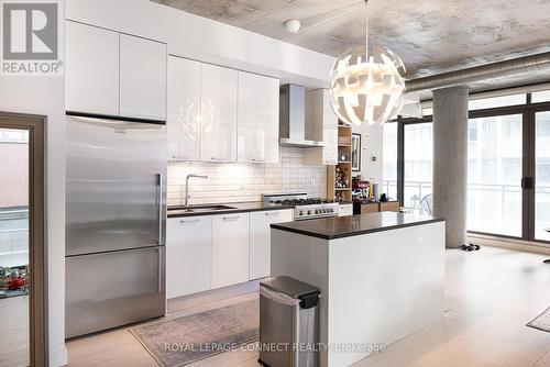 412 - 90 Broadview Avenue, Toronto, ON - Indoor Photo Showing Kitchen With Upgraded Kitchen