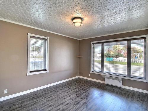 Master bedroom - 401 7E Avenue, Barraute, QC - Indoor Photo Showing Other Room