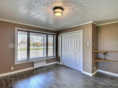 Master bedroom - 401 7E Avenue, Barraute, QC - Indoor Photo Showing Other Room