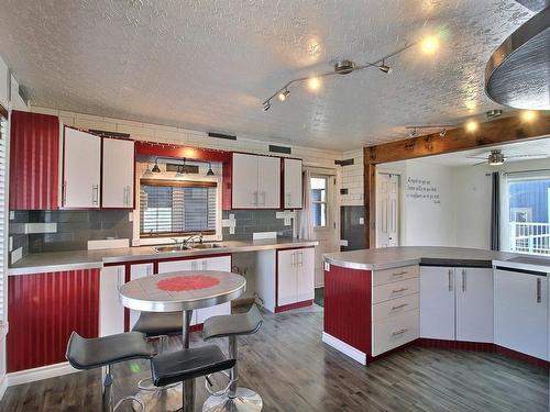 Kitchen - 401 7E Avenue, Barraute, QC - Indoor