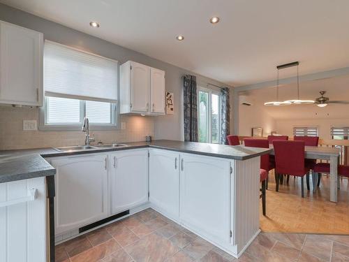 Cuisine - 48 Rue Lefebvre, Saint-Constant, QC - Indoor Photo Showing Kitchen With Double Sink