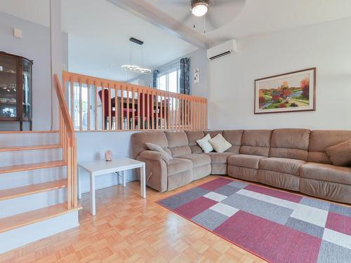 Salon - 48 Rue Lefebvre, Saint-Constant, QC - Indoor Photo Showing Living Room