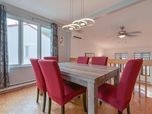 Salle Ã  manger - 48 Rue Lefebvre, Saint-Constant, QC - Indoor Photo Showing Dining Room