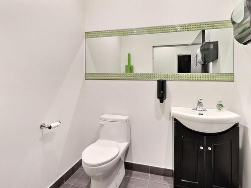 Powder room - 210-86 Boul. St-Luc, Saint-Jean-Sur-Richelieu, QC 