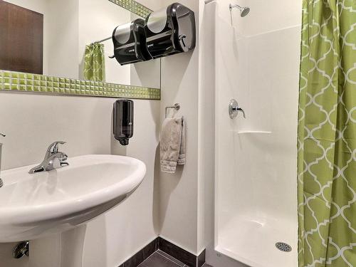 Powder room - 210-86 Boul. St-Luc, Saint-Jean-Sur-Richelieu, QC 