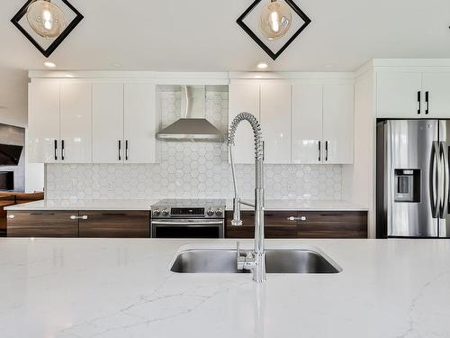 Kitchen - 17035 Rue Du Corail, Mirabel, QC - Indoor Photo Showing Kitchen With Double Sink With Upgraded Kitchen