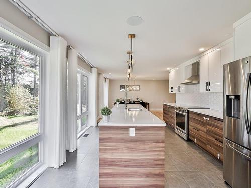 Kitchen - 17035 Rue Du Corail, Mirabel, QC - Indoor Photo Showing Kitchen With Upgraded Kitchen