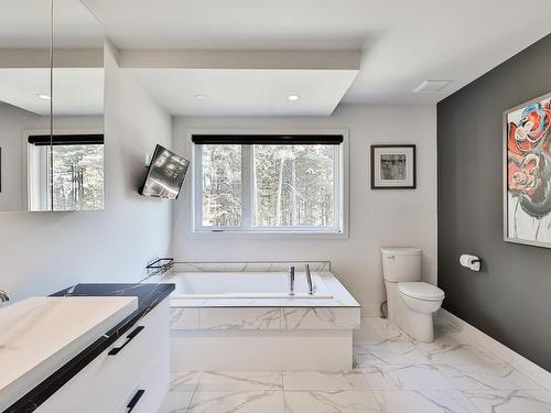 Ensuite bathroom - 17035 Rue Du Corail, Mirabel, QC - Indoor Photo Showing Bathroom