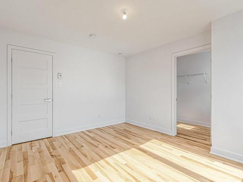 Bedroom - 81A Rue Du Rossignol, Brownsburg-Chatham, QC - Indoor Photo Showing Other Room