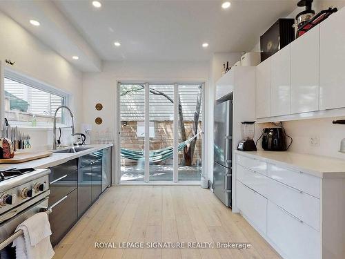 4 Treford Pl, Toronto, ON - Indoor Photo Showing Kitchen