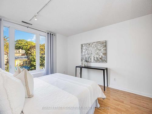 301-2371 Queen St E, Toronto, ON - Indoor Photo Showing Bedroom