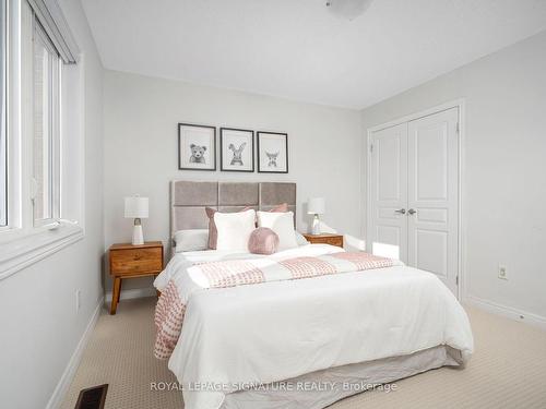 36 Philips View Cres, Richmond Hill, ON - Indoor Photo Showing Bedroom