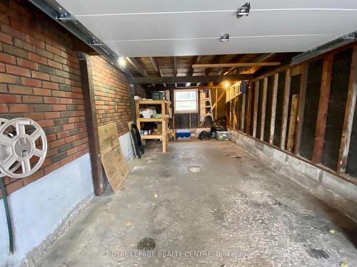 46 Dalton St, Barrie, ON - Indoor Photo Showing Garage